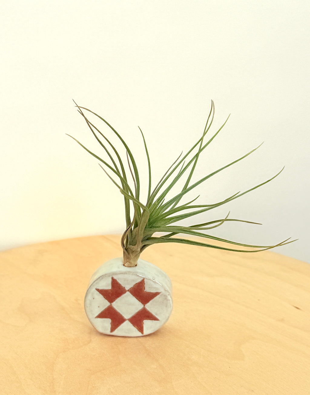 Handbuilt mini stoneware vase with dark pink quilt pattern by Bunzy 