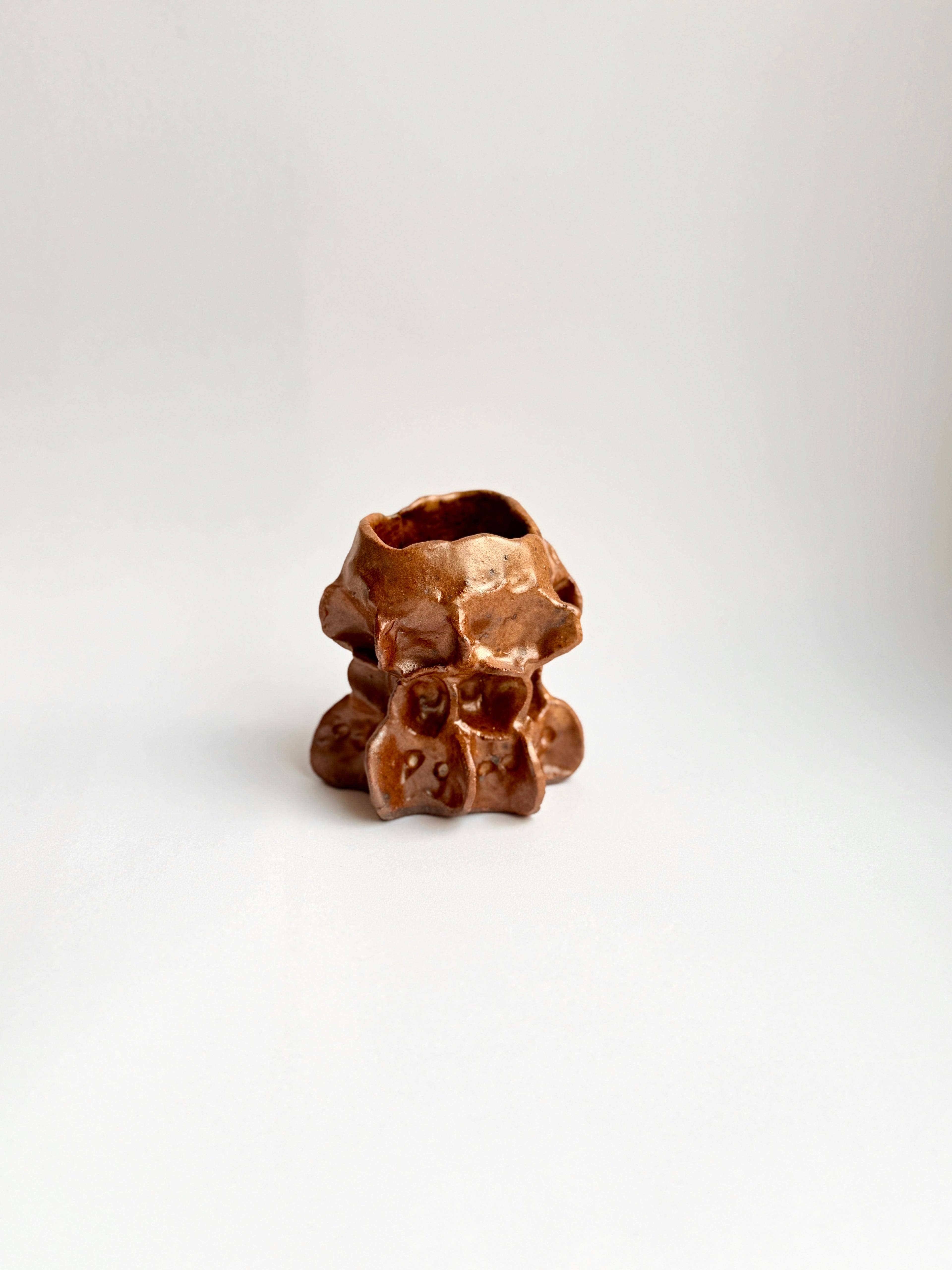 Handmade Ceramic Pinch Vase – Small Brown Stoneware Bud Vase