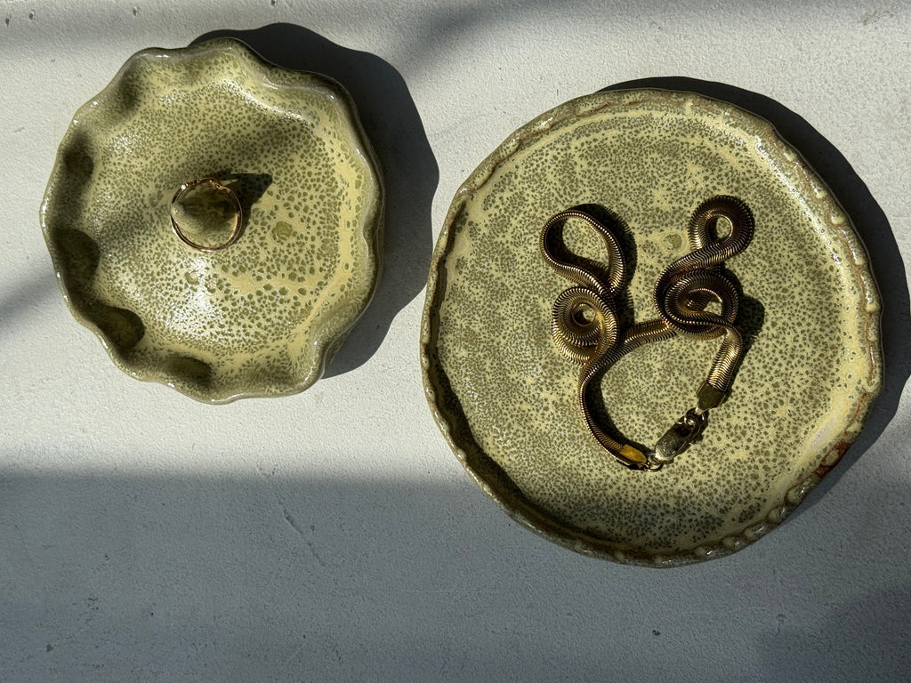 Chartreuse Speckled Ceramic Ring Holder — Handbuilt Stoneware with Scalloped Rim