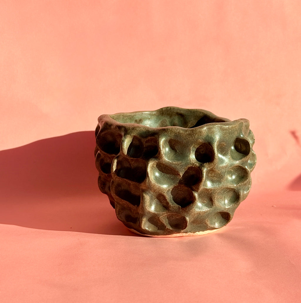 bunzy-organic-ceramic-bowl-textured-side