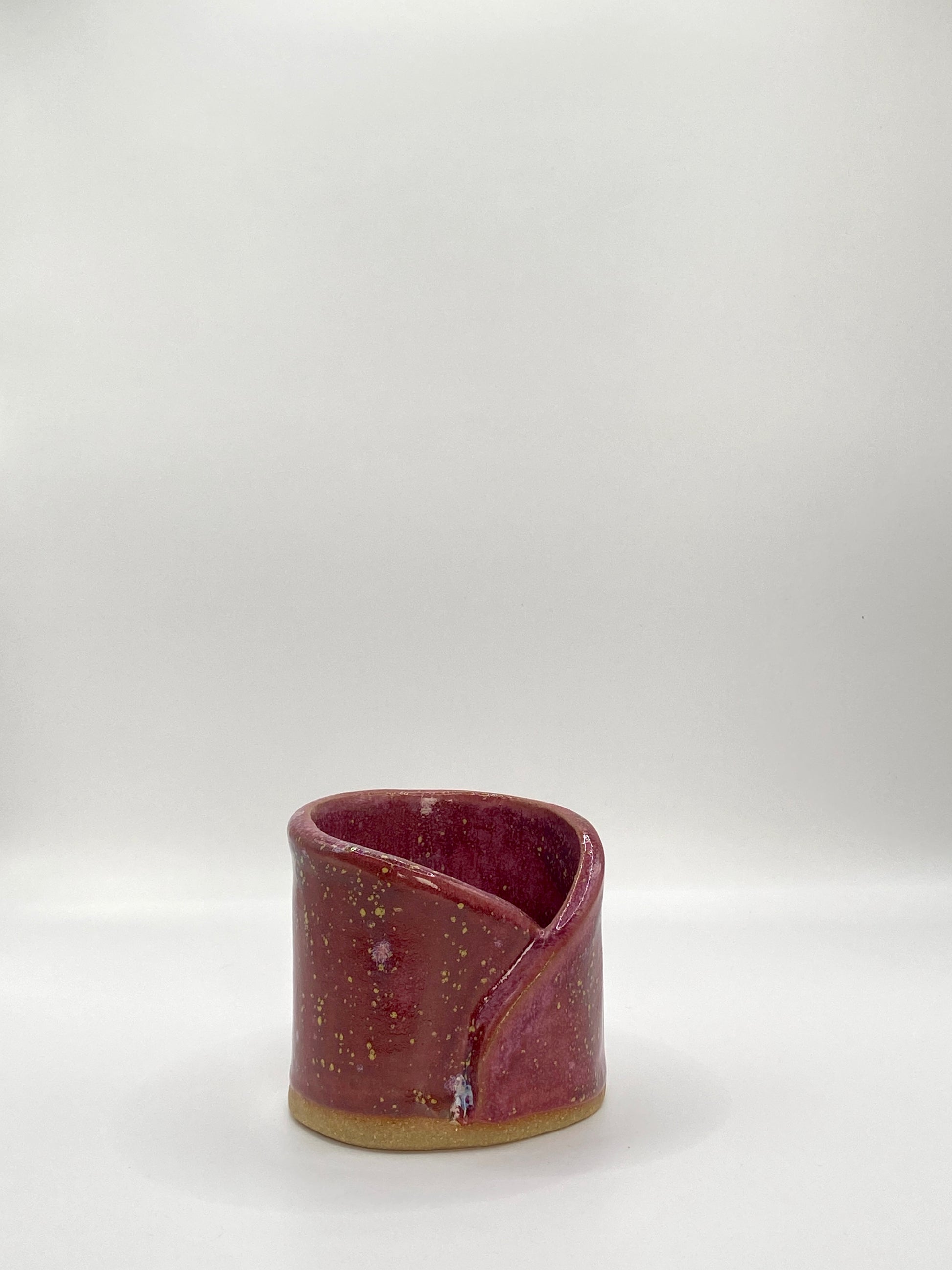 Handmade Raspberry Speckled Ceramic Vase – Unique pottery vase with raspberry speckled design, perfect for modern home decor or as a thoughtful gift.